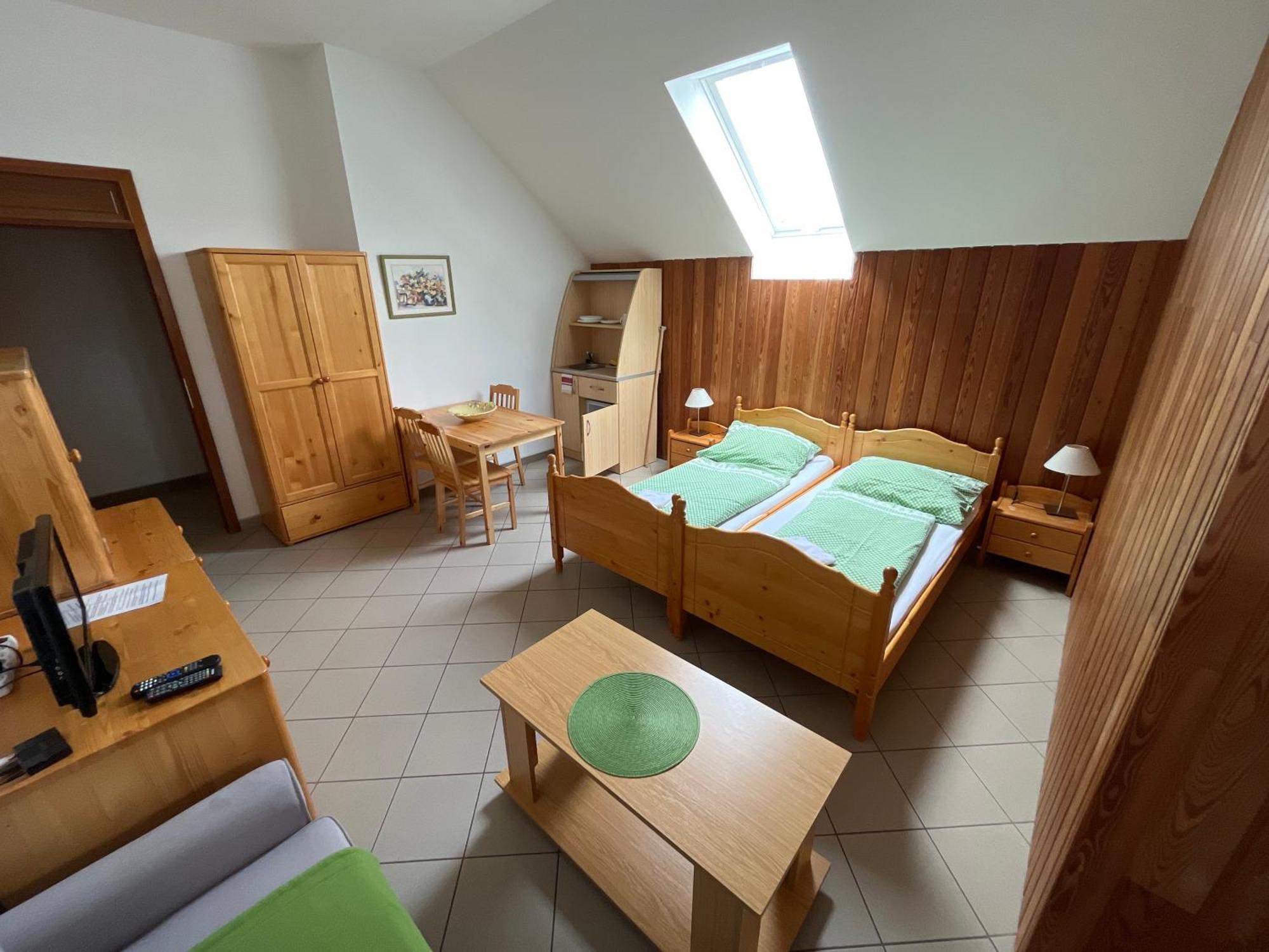 Sokolí hnízdo Hotel Hlaska Luaran gambar