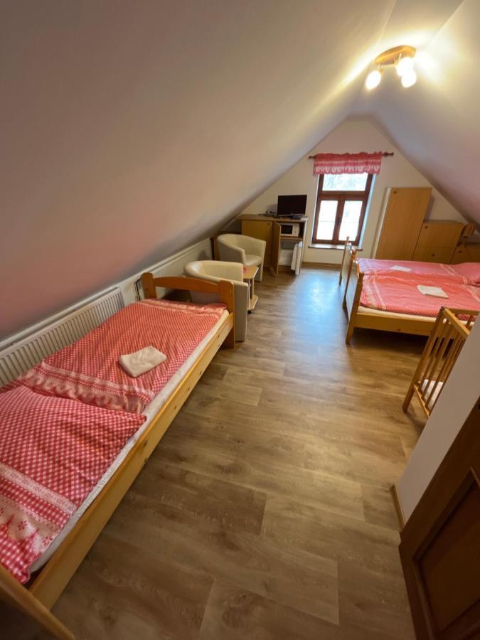 Sokolí hnízdo Hotel Hlaska Luaran gambar