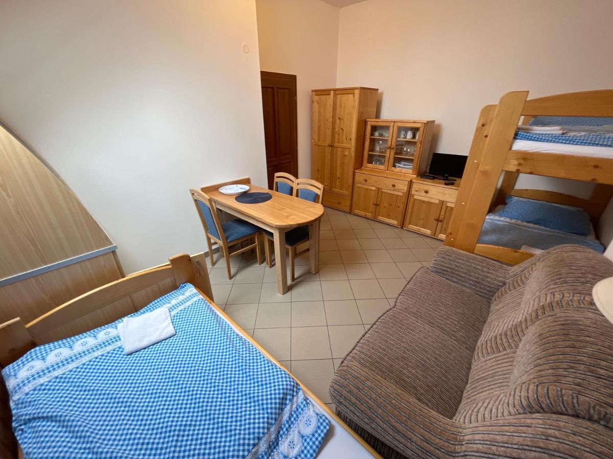 Sokolí hnízdo Hotel Hlaska Luaran gambar