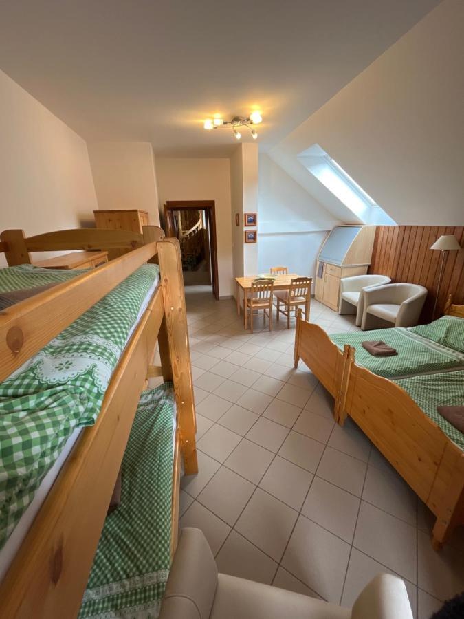 Sokolí hnízdo Hotel Hlaska Luaran gambar