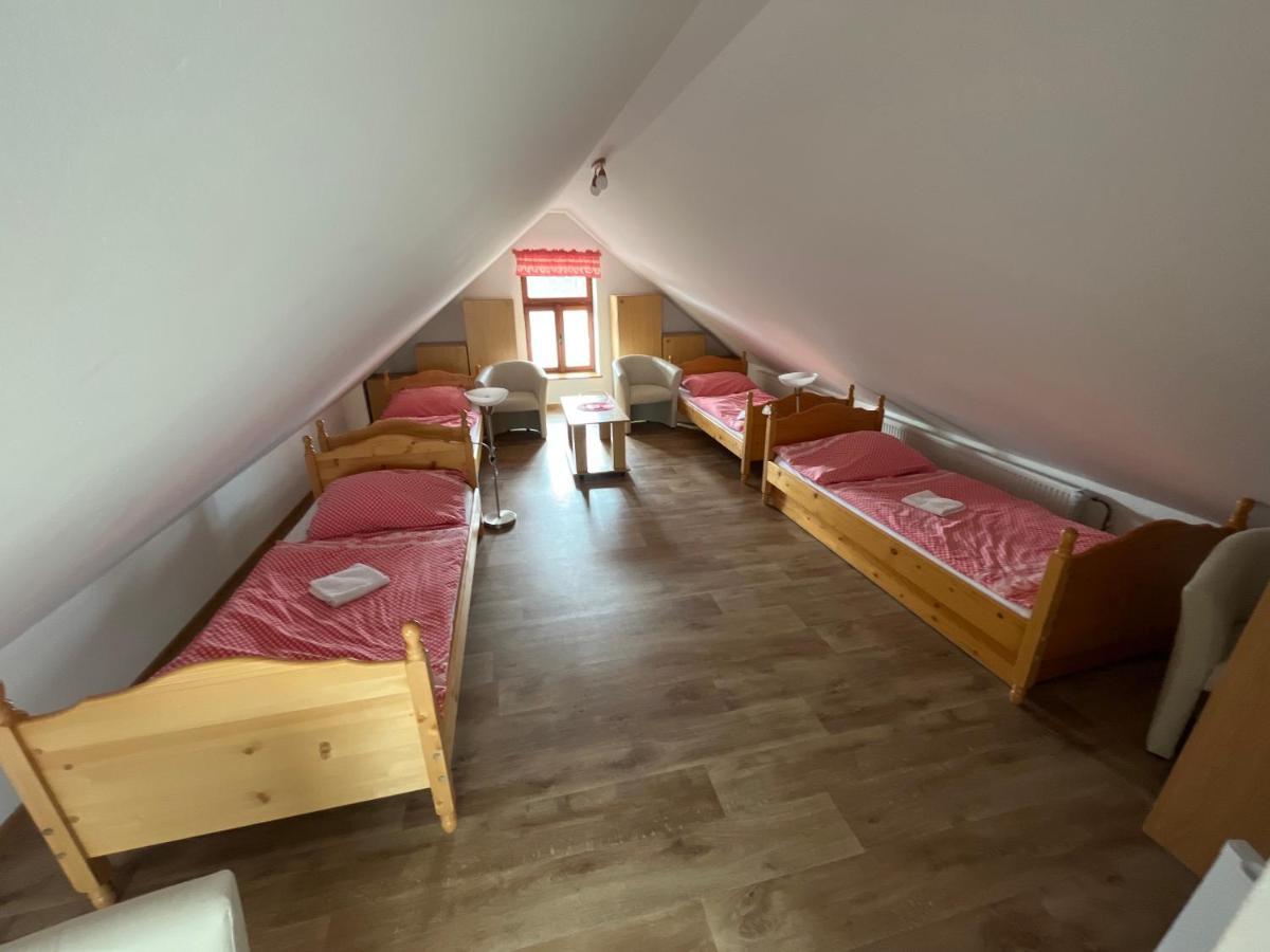 Sokolí hnízdo Hotel Hlaska Luaran gambar