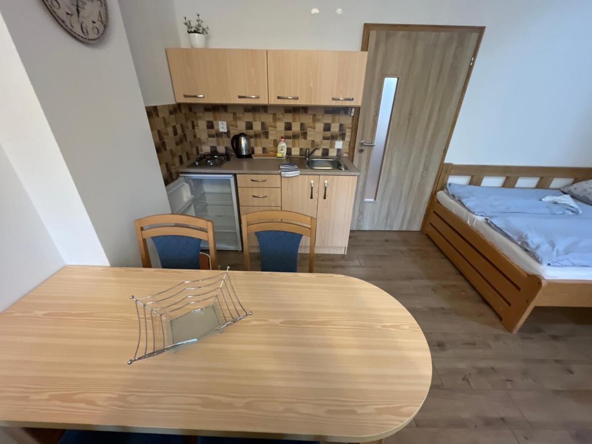 Sokolí hnízdo Hotel Hlaska Luaran gambar