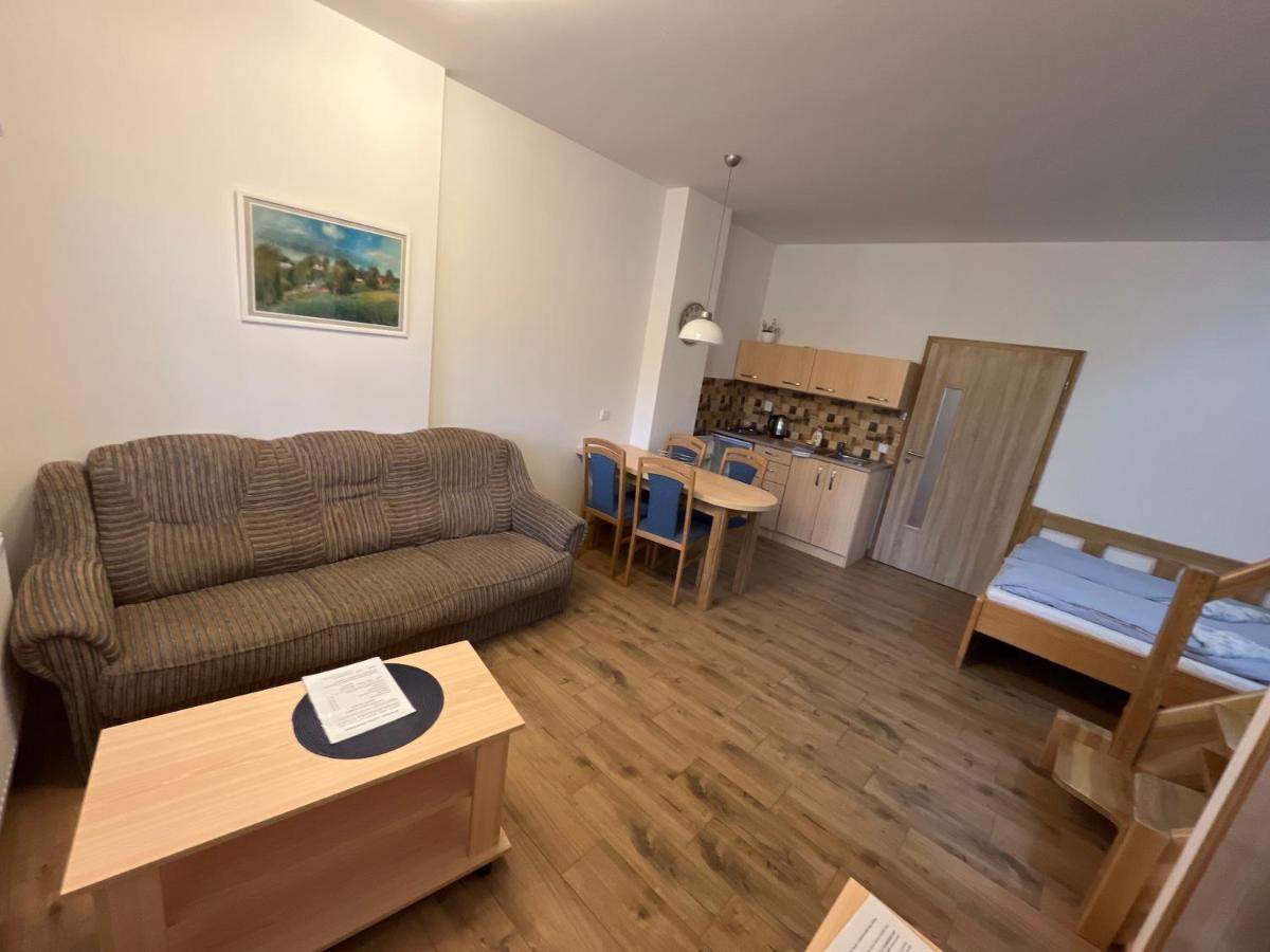 Sokolí hnízdo Hotel Hlaska Luaran gambar