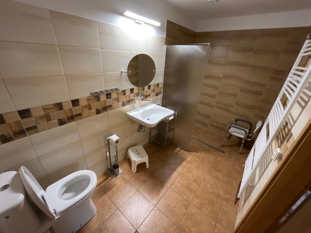 Sokolí hnízdo Hotel Hlaska Luaran gambar